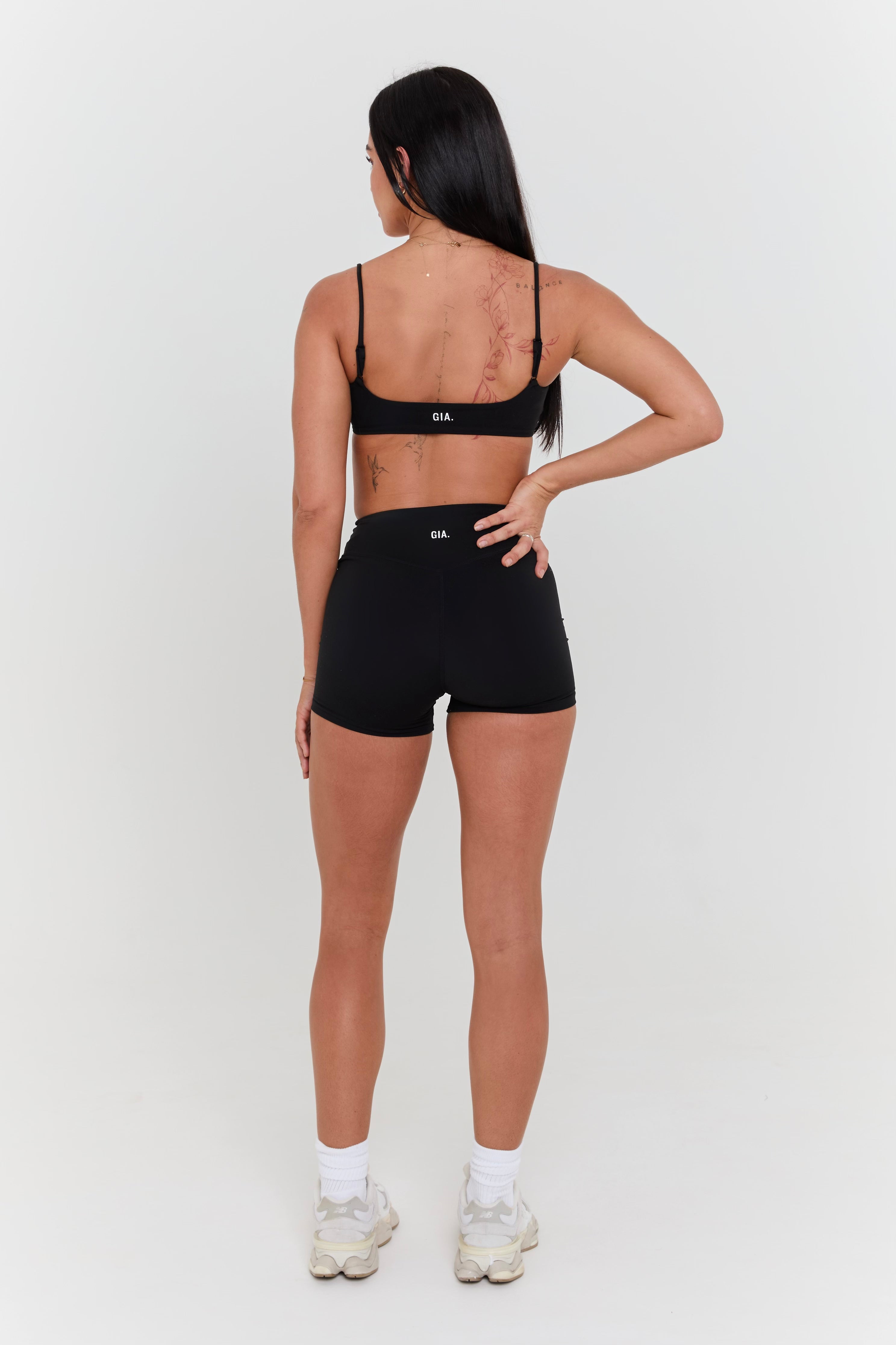 Florencia 4.5" Short Black