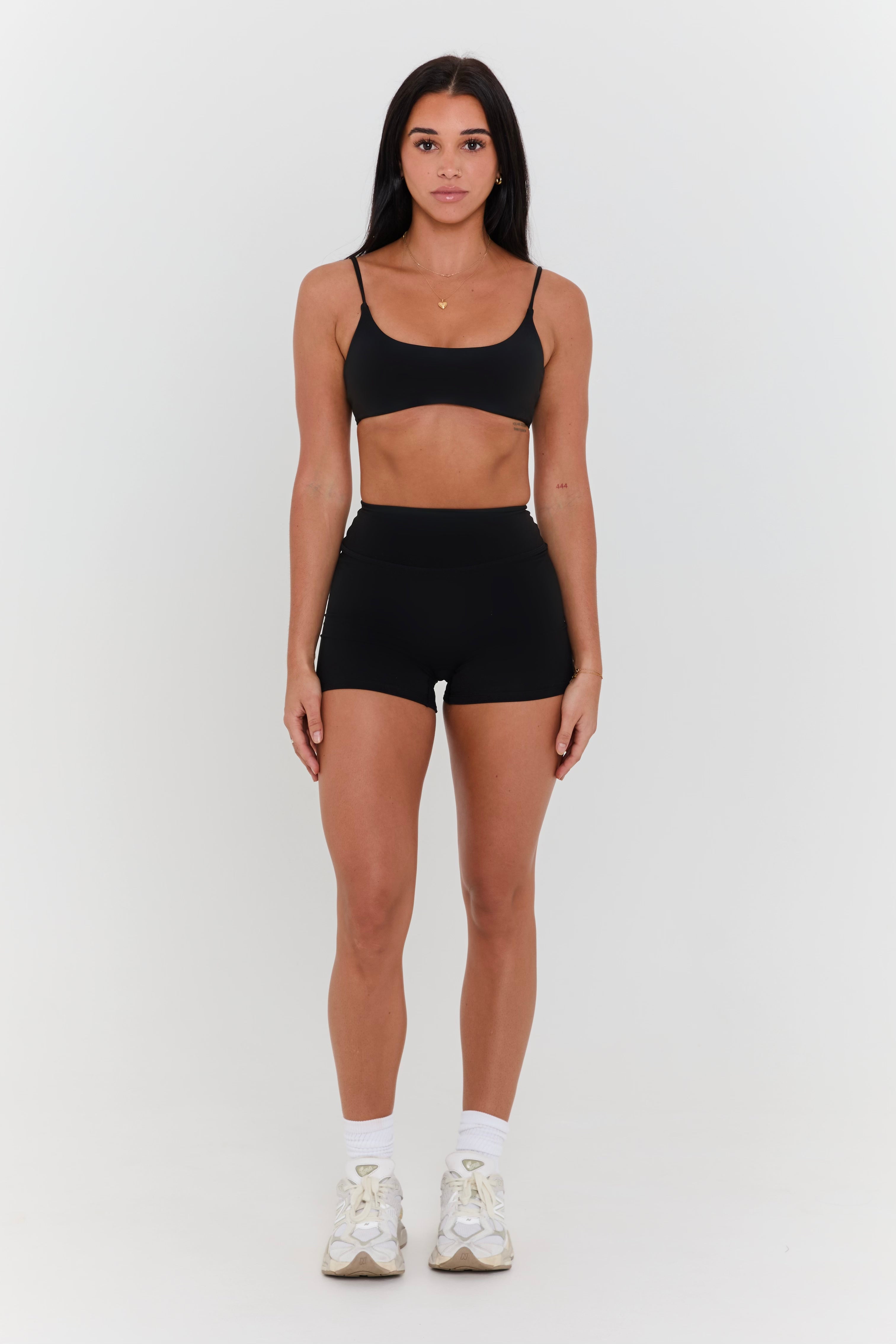 Florencia 4.5" Short Black