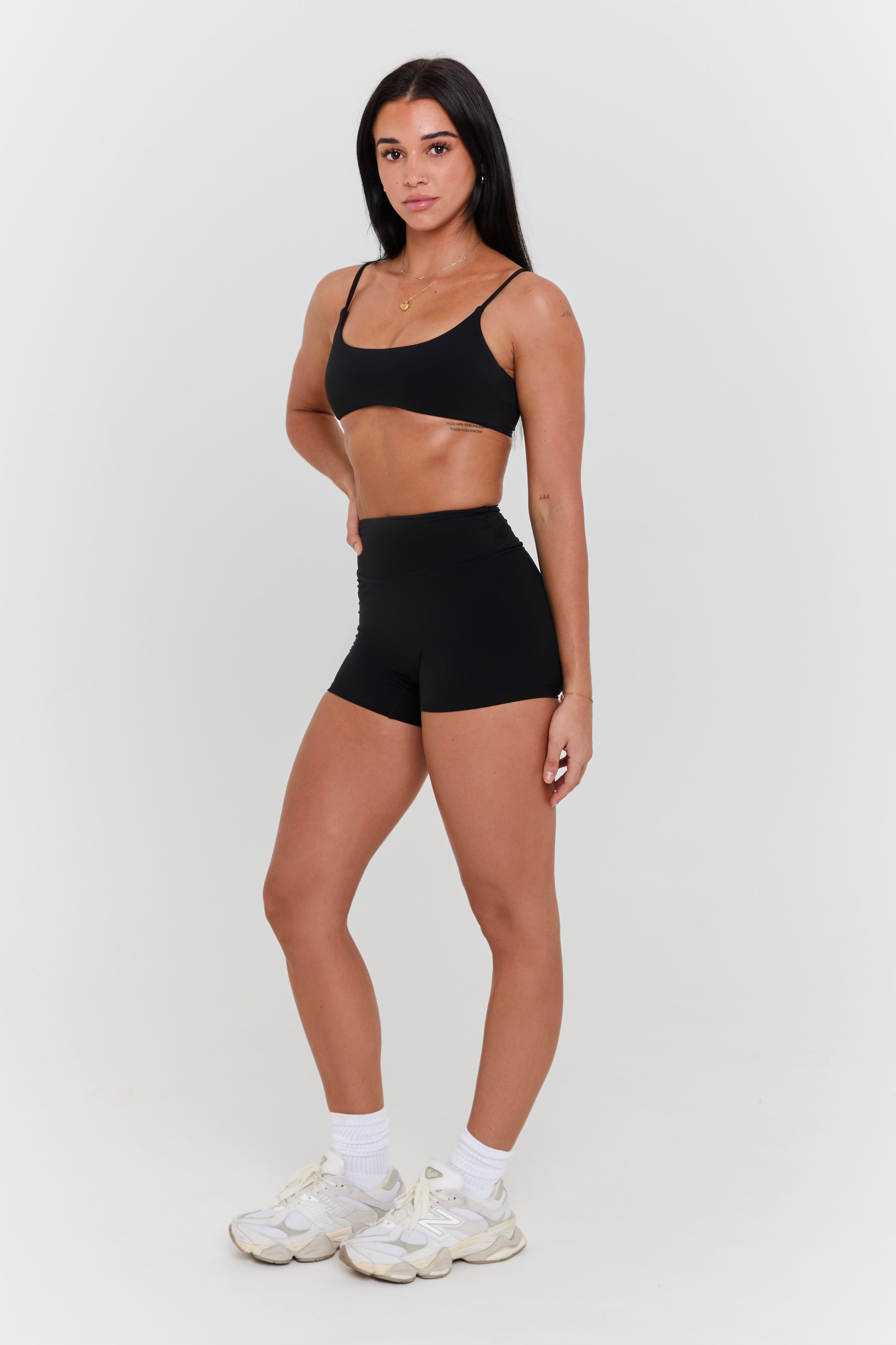 Florencia 4.5" Short Black